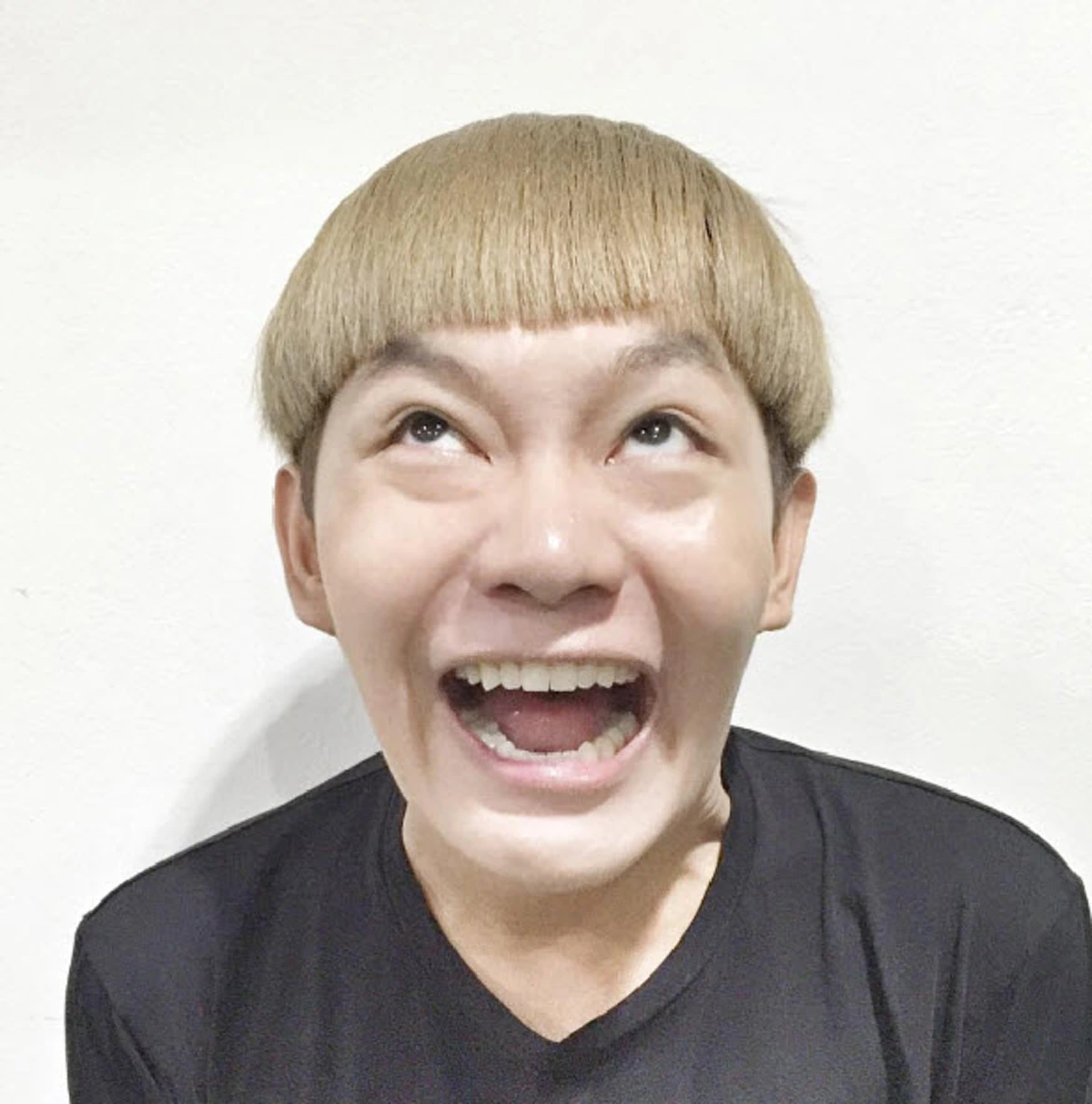 คนละหมัด..เอาขำๆ!DJนุ้ยโพสต์แซว"ตั๊ก ศิริพร"ร้องเพลงเพลินๆดันลืมเนื้อ แต่มีหรือเมียตลกจะเสียท่าง่ายๆตอนจบพลิก18ตลบกลายเป็นดราม่าน่าฉงฉาน..