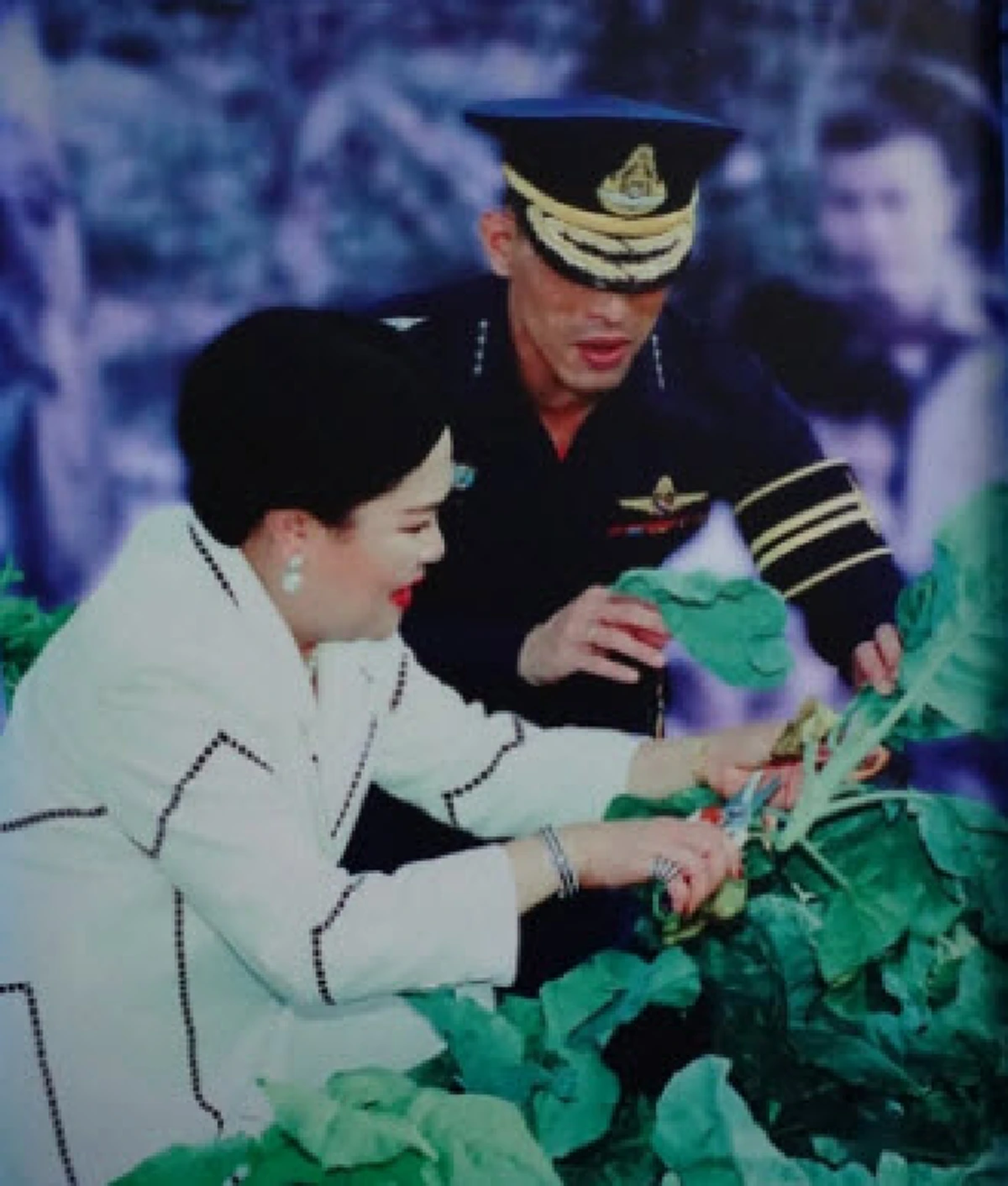 ทรงพระเจริญ !!! พสกนิกรไทยใจเป็นหนึ่งขอ ในหลวงรัชกาลที่10 สมเด็จพระราชินี มีพระพลานามัยแข็งแรง 