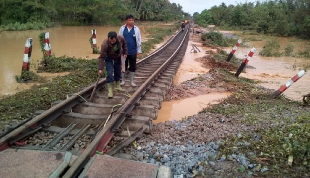 กฟท แจ้ง!!! รถไฟเปิดเดินรถได้ถึงสถานีประจวบฯ แจ้งเปลี่ยนเส้นทาง-งดให้บริการ เหตุน้ำท่วมทางขาด