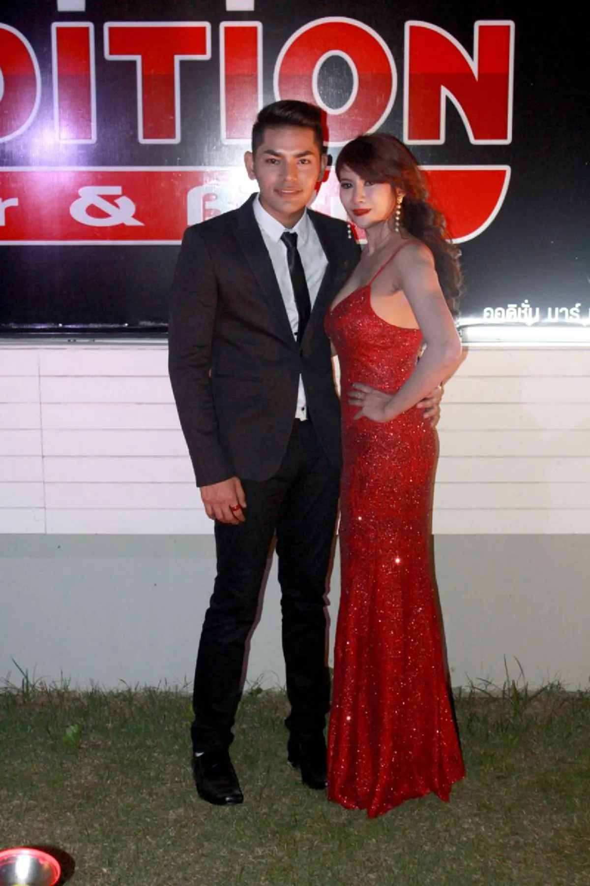 รักนี้ไม่มีกั๊ก "อาร์ม-อนันต์" เปิดตัว แฟนสาวสุดเซ็กซี่ "จ๊ะโอ๋-สุพัตรา" ร่วมธุรกิจร้าน "Audition Bar & Bistro" บางบัวทอง