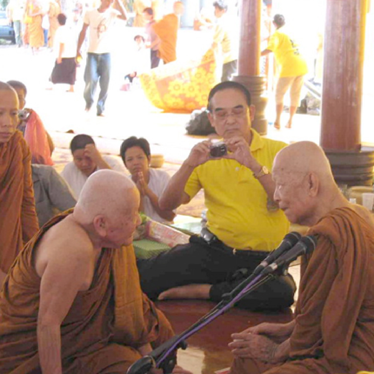 หลวงตามหาบัว กับหลวงปู่จันทร์ศรี บอกลากันทางจิต เพื่อไปนิพพานตามเส้นทางอรหันต์                         