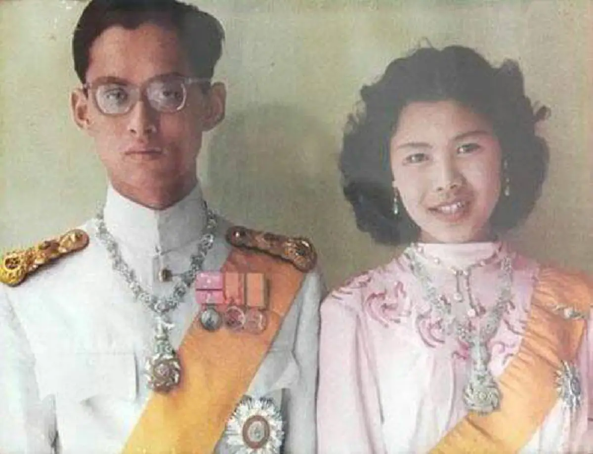 "ขอพระองค์ทรงพระเจริญ"กว่า๖๖ปี (พระราชพิธีราชาภิเษก)ของในหลวง-พระราชินีที่พระองค์ทรงครองรักกันผู้เป็นมิ่งขวัญของปวงชนชาวไทย