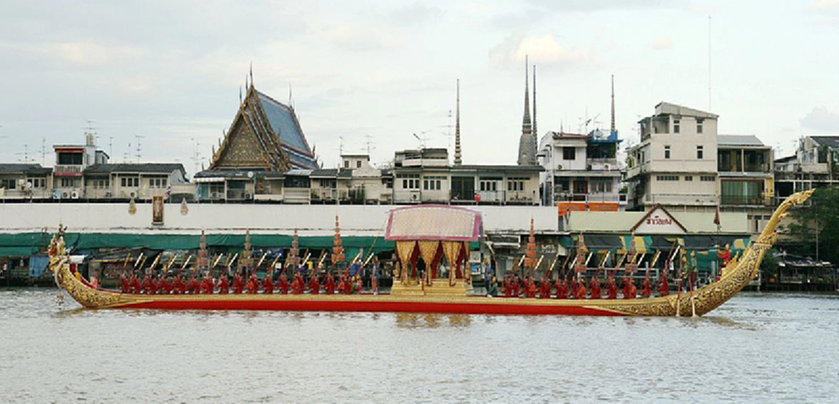 เรือพระที่นั่งประจำรัชกาลที่ ๙ "เรือนารายณ์ทรงสุบรรณ รัชกาลที่ ๙" เรือสำคัญในพระราชพิธีที่สร้างในรัชสมัยของในหลวง ร.๙