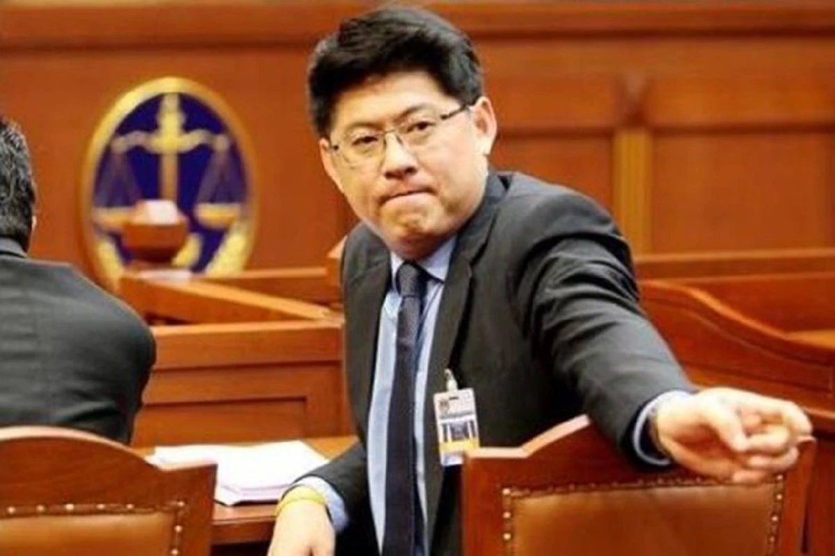 ตื่นจากหลุม!!!"สรยุทธ"โผล่ Live สดเฟซบุ๊ก สั่นสะเทือนวงการทีวี ทำไปก็ไม่มีคนดู (รายละเอียด)