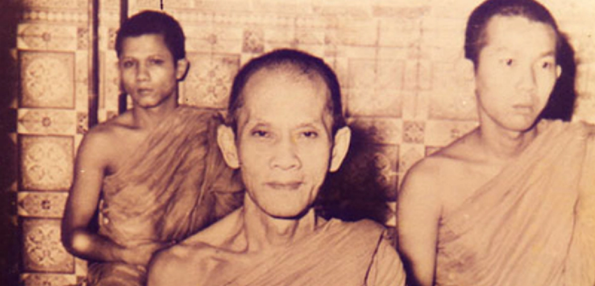 น้ำมนต์ และคาถาหนุนปลุกพระของดีของ เจ้าคุณนรฯ อรหันต์กลางกรุง