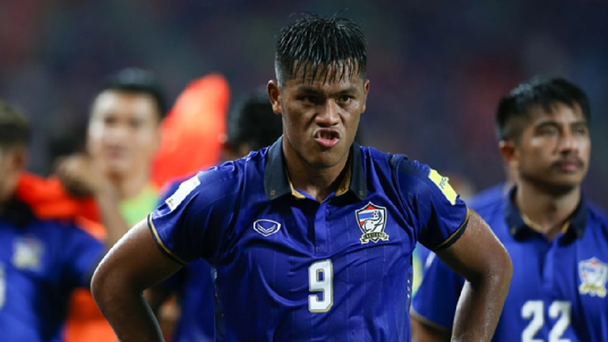 รู้จัก!!! "ปีโป้" สิโรจน์ ฉัตรทอง จากชีวิตเด็กติดเกมส์ สู่ ฮีโร่ดาวดวงใหม่ของ "ทัพช้างศึก" กับ 10 เรื่องที่คุณอาจไม่เคยรู้?? 