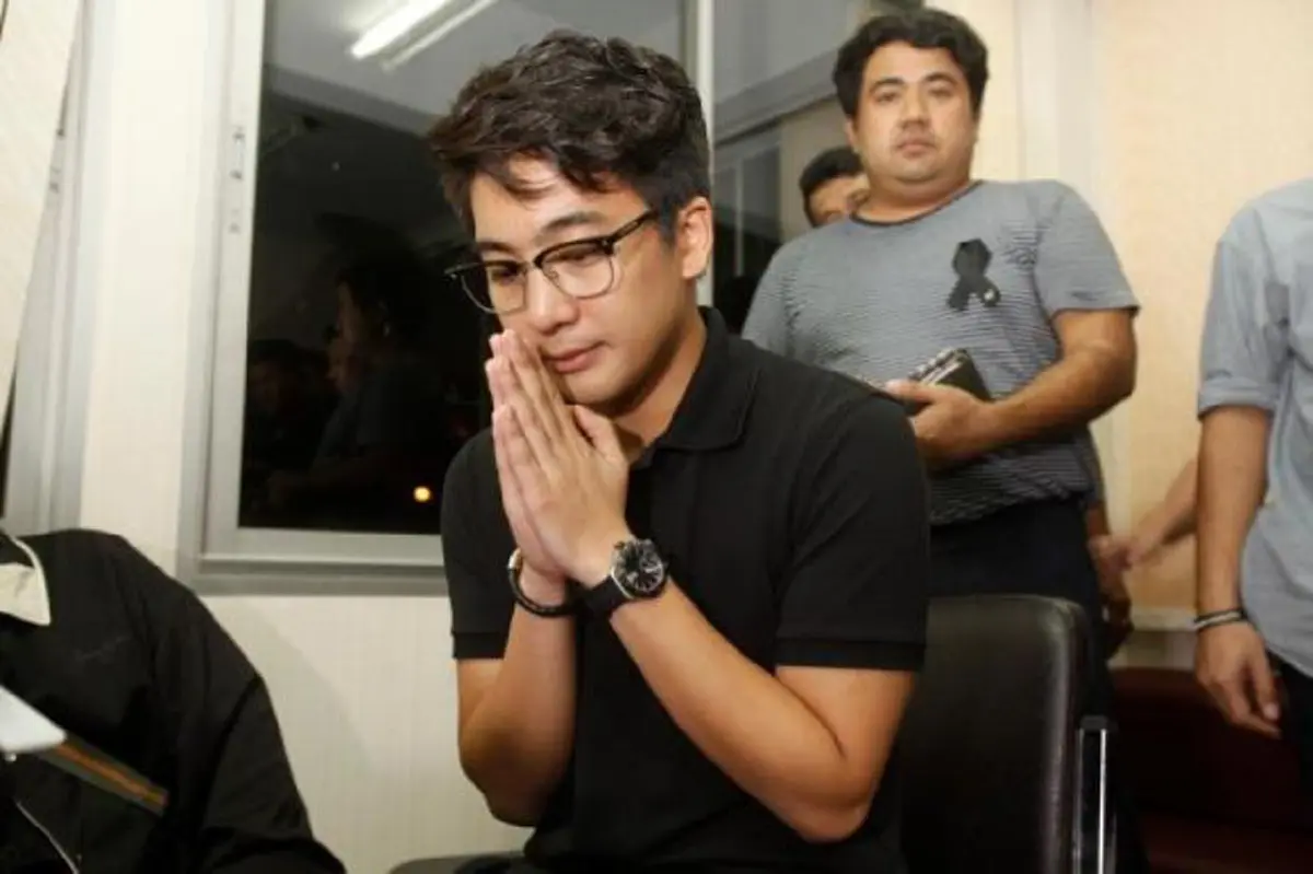 "น็อต กราบรถ" โผล่เสี่ยงเซียมซีรับปีใหม่ วัดไชยธาราราม แฟนคลับแห่ให้กำลังใจเพราะได้คำทำนายไม่ธรรมดา???