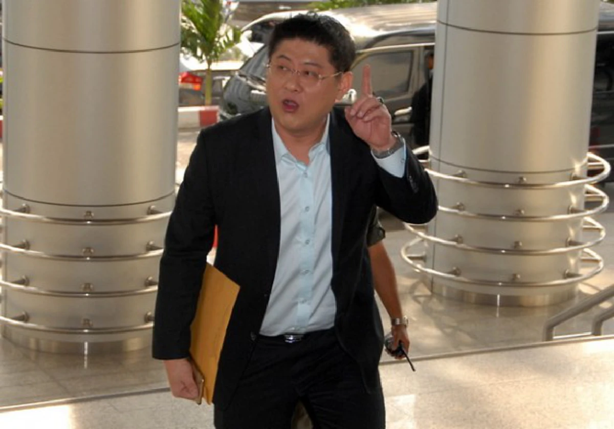 ตื่นจากหลุม!!!"สรยุทธ"โผล่ Live สดเฟซบุ๊ก สั่นสะเทือนวงการทีวี ทำไปก็ไม่มีคนดู (รายละเอียด)