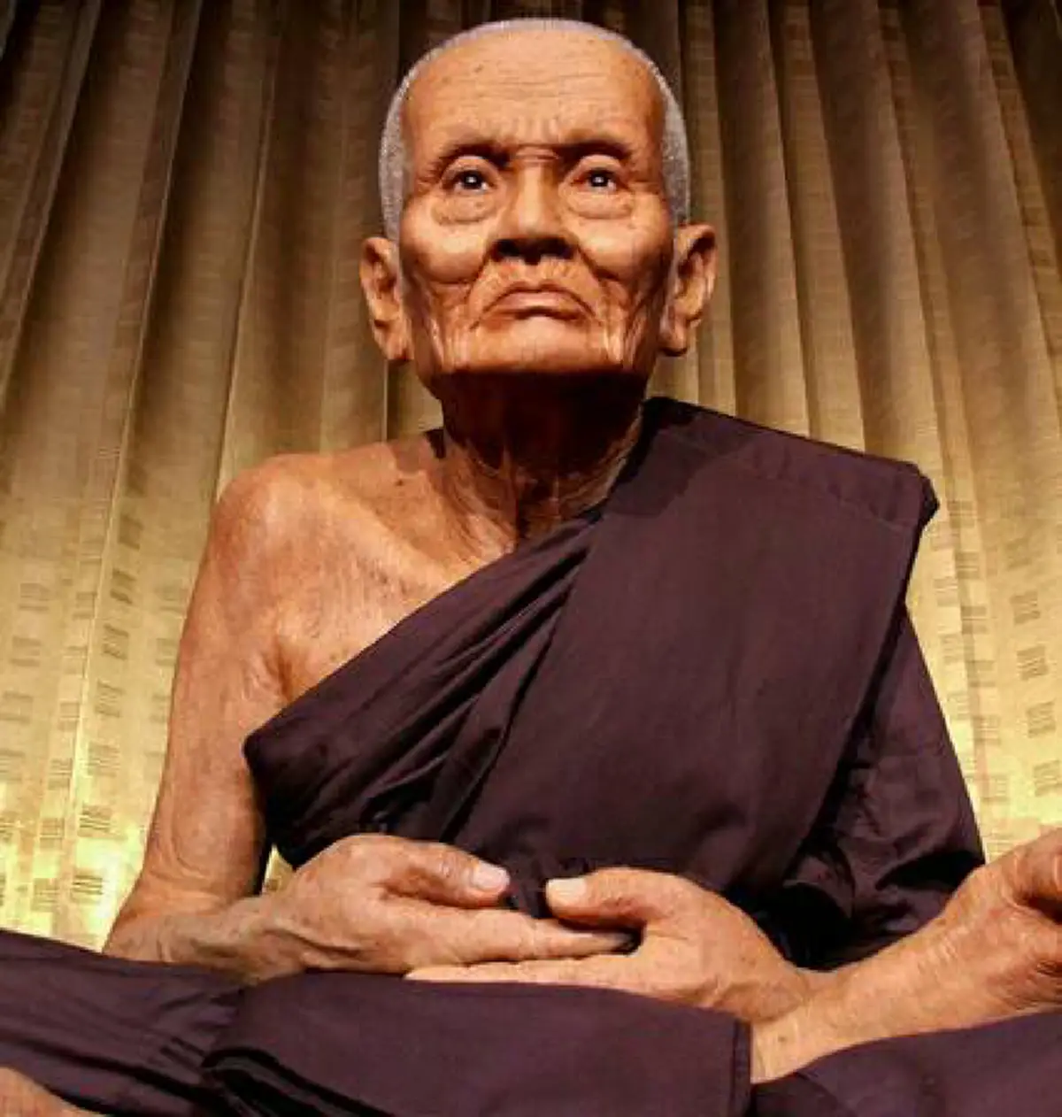 กราบบารมี!!! "หลวงปู่ทวด" สุดยอดพระอรหันต์แห่ง(วัดช้างให้) ผู้สร้างปาฏิหาริย์เหยียบน้ำทะเลจืด อันเลื่องลือถึงความศักดิ์สิทธิ์