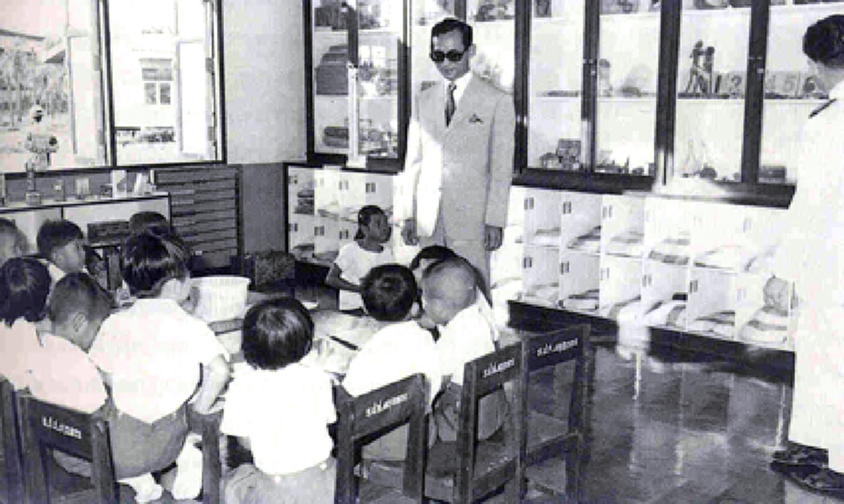 ที่สุดแห่งพระเมตตา..."สมเด็จพระนางเจ้าฯ"มิเคยถือพระองค์ แม้แต่ผู้ป่วยโรคเรื้อน ยังทรงยื่นพระหัตถ์ให้จับ เพราะ ทรงต้องการใกล้ชิดราษฎรให้มากที่สุด