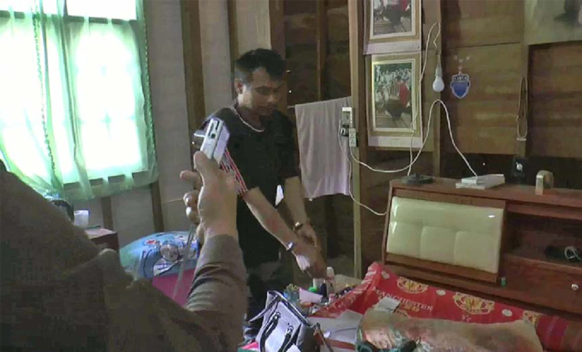สมควรโดนเลวนรก!! ชาวบ้านฮือตื้บผัวหลอนยาบ้าทุบตีเอาสว่านเจาะหัวเมียดับอนาถขณะคุมทำแผนฆ่า