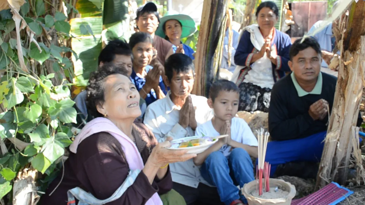 ขนลุก!! "หนุ่มใหญ่อุดรฯ" ฝันเห็น "หญิงโบราณ" บอกจะมาให้โชค ก่อนสะดุ้งตื่นเจอกล้วยประหลาดโผล่ที่นา ได้เลขเด็ด 2 ตัว เน้นๆ!!  