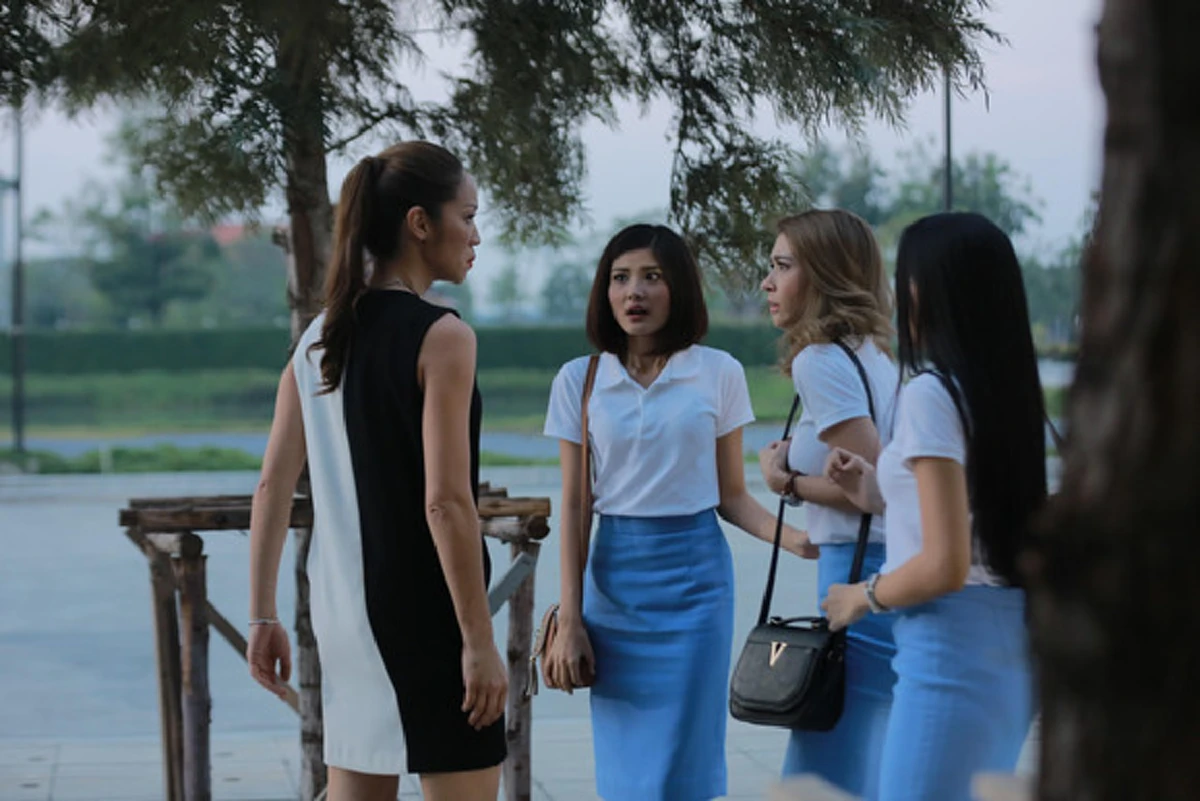 เกิดอะไรขึ้น!?  เมื่อ เมย์  ปรี๊ดแตกขั้นสุด พุ่งตัวมาตบหน้า  เอมี่ ถึงหน้าที่ทำงาน !! 