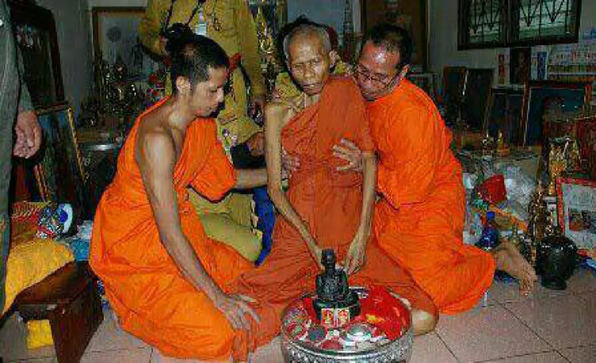 ปาฏิหาริย์!! "หลวงพ่อขวัญดี" วัดท่ามะปราง นั่งสมาธิละสังขาร เจ้าตำรับตะกรุดขุนพล เกจิดังเมืองพิษณุโลก!! (กราบสาธุๆ)