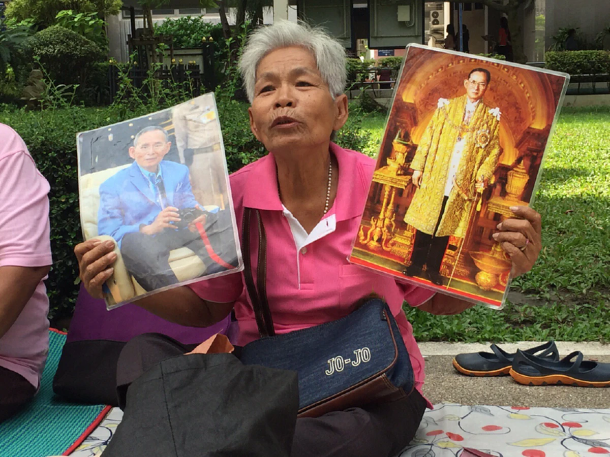 ฟังเเล้วปริ่มใจ!!! หากเจ็บแทนได้...ขอเจ็บแทน เสียงจากพสกนิกรที่รักพระเจ้าอยู่หัวยิ่งชีพ 