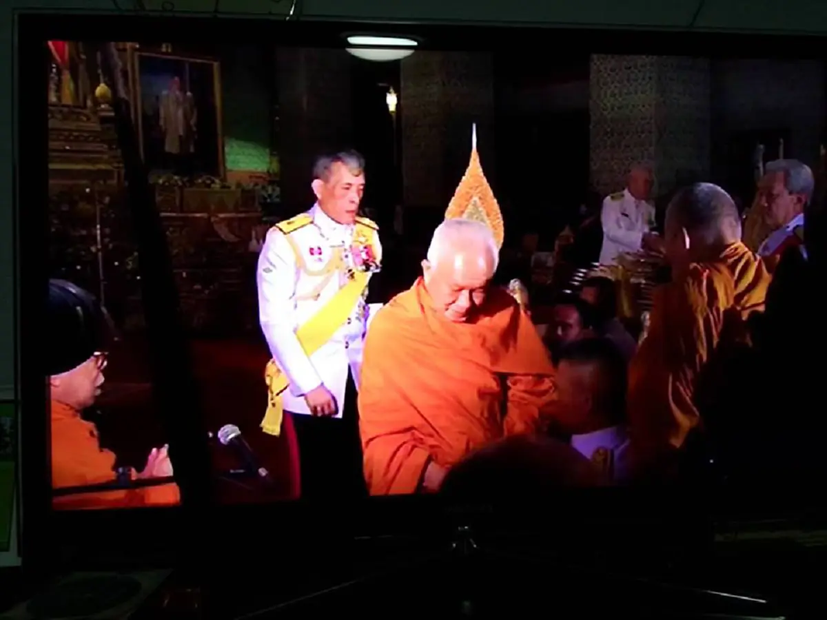 สมเด็จพระเจ้าอยู่หัวมหาวชิราลงกรณ บดินทรเทพยวรางกูร โปรดเกล้าฯสถาปนา "พระพรหมคุณาภรณ์" ขึ้นเป็น "สมเด็จพระพุทธโฆษาจารย์ " (ชมภาพ)