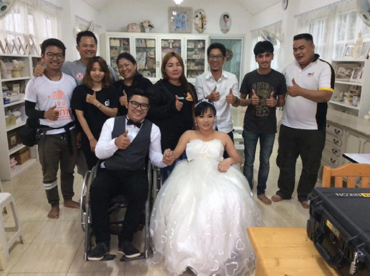 สุดซาบซึ้ง บ่าวสาวพิการฝันอยากมีภาพพรีเวดดิ้งแต่ขาดทุนทรัพย์ ตัดสินใจโพสต์ขอจากโซเชียลแต่สิ่งที่ได้รับทำน้ำตาไหล!!