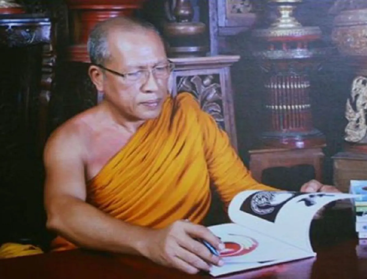 สาธุชนสุดอาลัย !!  "พระครูเกษม ทัศนคุณ"  เกจิดังเมืองชุมพรรู้จักกันทั่วในนาม "พระครู ว.2 " จากเหตุพายุเกย์ปี 2532  มรณภาพสงบด้วยโรคมะเร็ง.. 