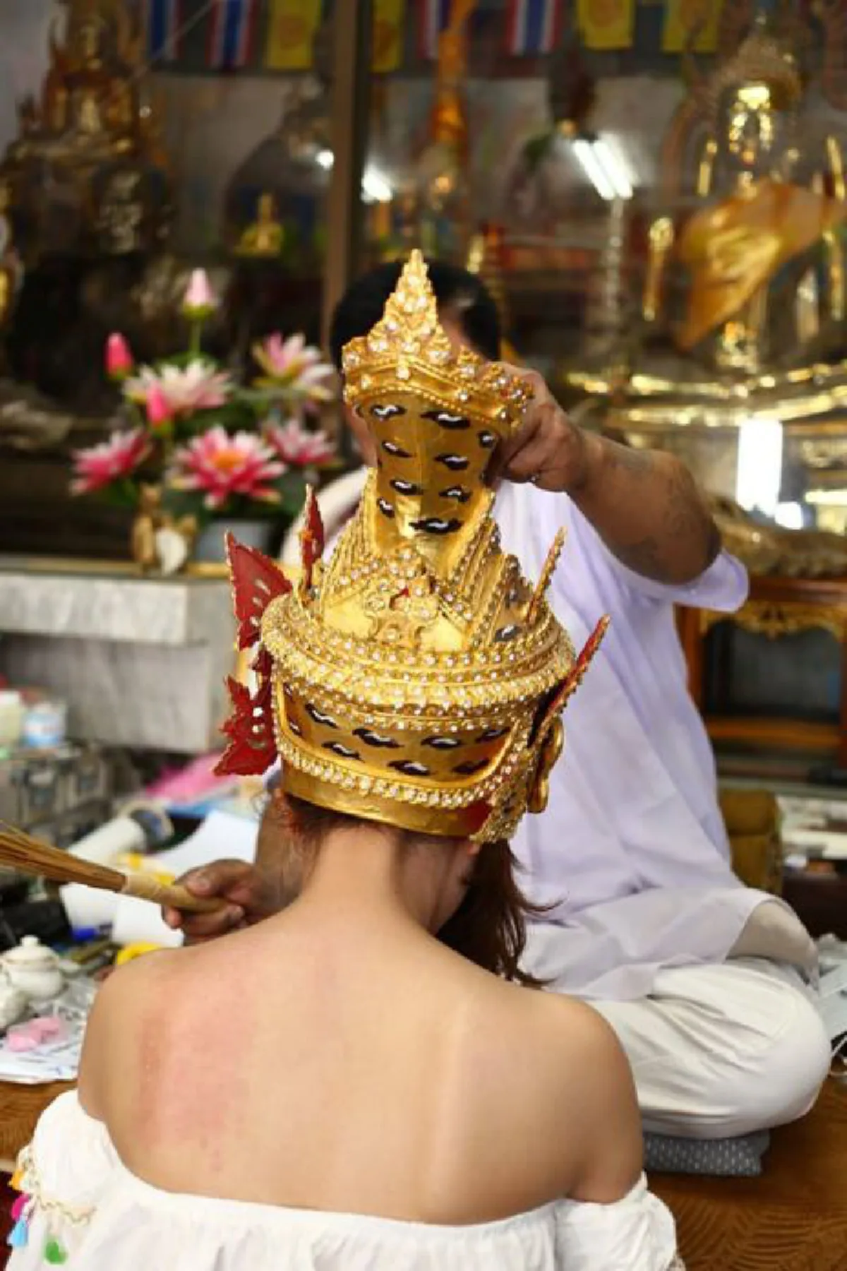 แชร์กระหน่ำ ดาราสาวชะตาขาดไม่มีเงาหัว โร่หาอาจารย์หนูครอบเศียรฤาษีต่อชะตา!!