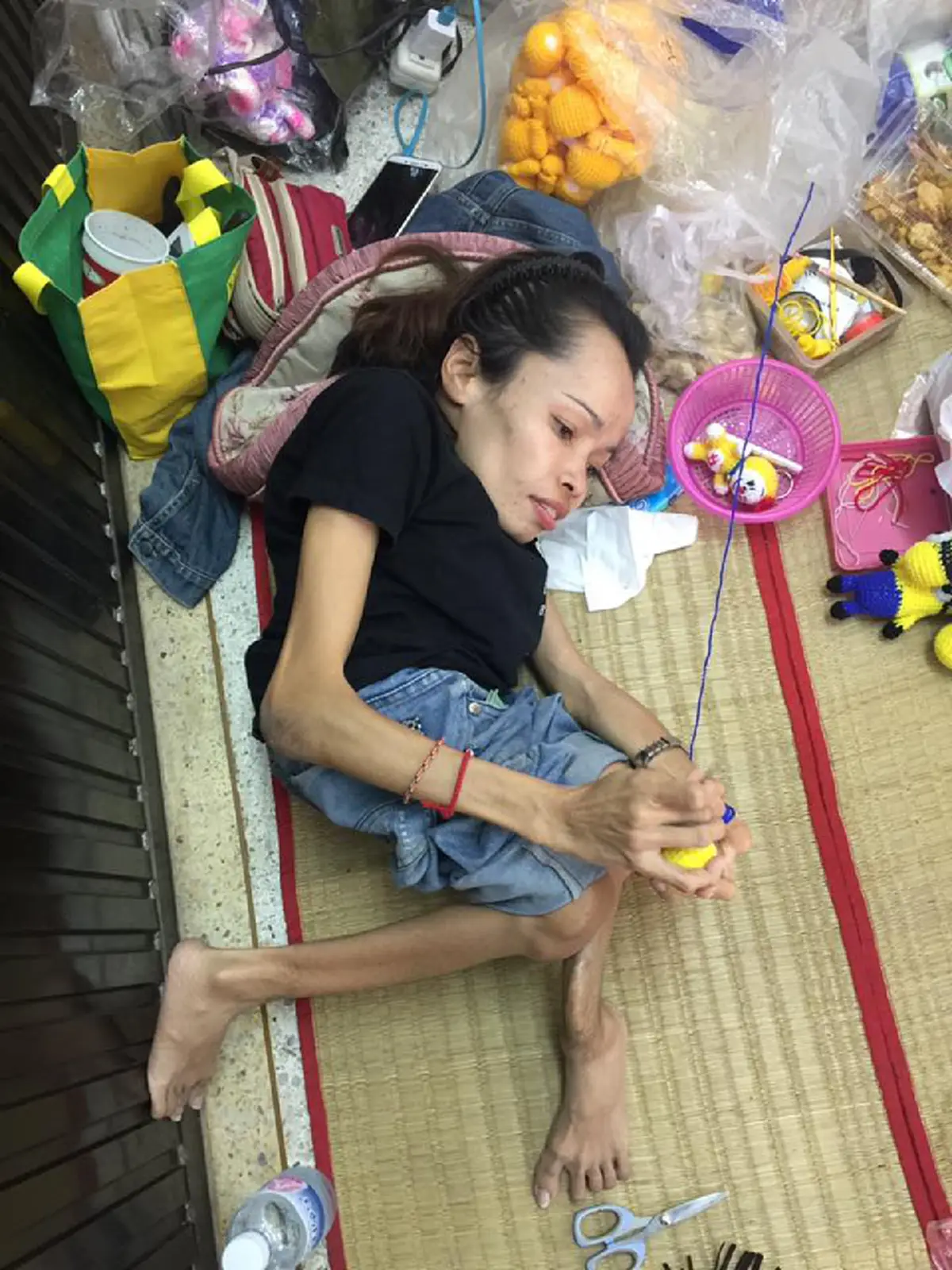 สาวพิการตั้งแต่กำเนิดน้ำตาแตก หลังข้อความไปหา "นางฟ้าซาลอน" ไม่คิดว่าเธอจะทำแบบนี้ชาวโซเชียลแห่คอมเม้นท์ถล่มทลาย (คลิป)