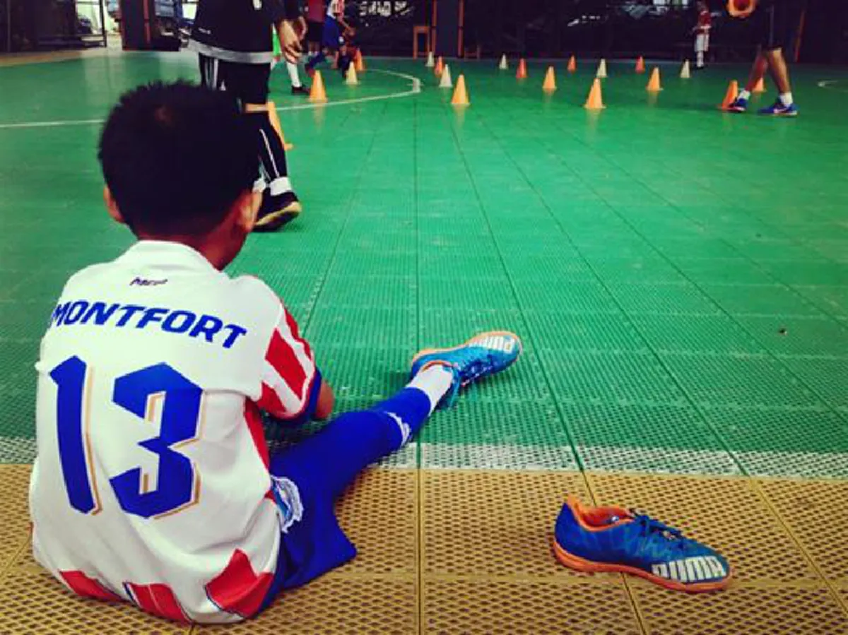 เด็กไทยไม่ธรรมดา พบอีก  คู่แข่ง "น้องพี" เด็กชาย 8 ขวบ"น้องจีโอ้" โชว์สกิลเตะบอลชนคาน 4 ครั้งรวด!! ลีลาไม่ธรรมดา หน้าตาก็เช่นกัน (คลิป)