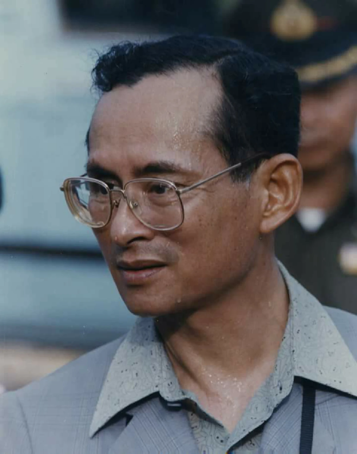 "หลีกทางให้ในหลวงหน่อยเถอะ" FBI ของในหลวงร.9 พระราชอารมณ์ขันที่พระราชทานสัมภาษณ์แก่ผู้แทนของนิตยสาร Look (รายละเอียด)