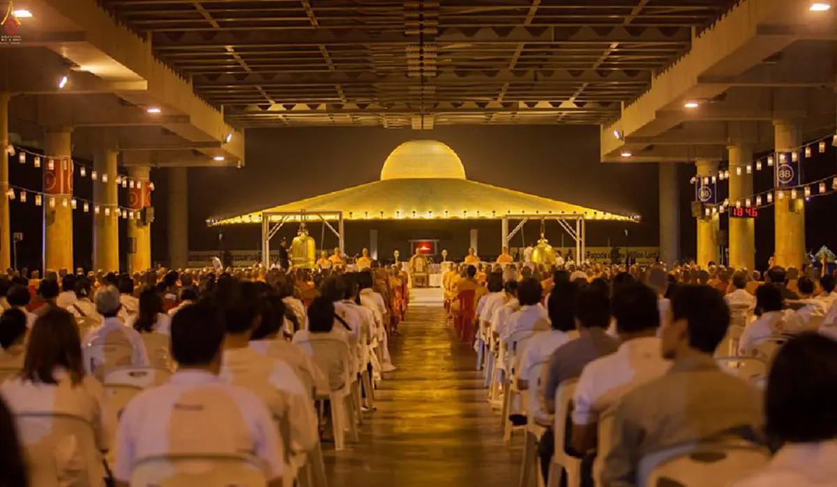 เช็คอินธรรมกาย!!! ตรวจสอบภายใน ศิษยานุศิษย์แน่นวัด ร่วมสวดธัมมจักกัปปวัตตนสูตร 24 ชม. รับบุญกันถ้วนหน้า (ภาพ+รายละเอียด)