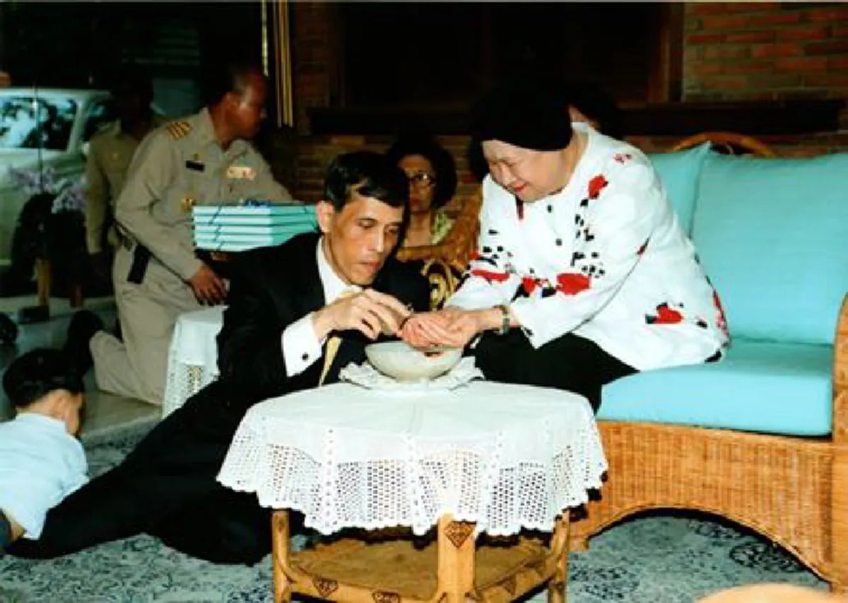 รวม 32 เรื่องราวประทับใจ สมเด็จพระบรมโอรสาธิราชฯ ทรงปฏิบัติพระราชกรณียกิจเพื่อทรงแบ่งเบาพระราชภาระของในหลวง รัชกาลที่ 9 (ภาพชุด+รายละเอียด)