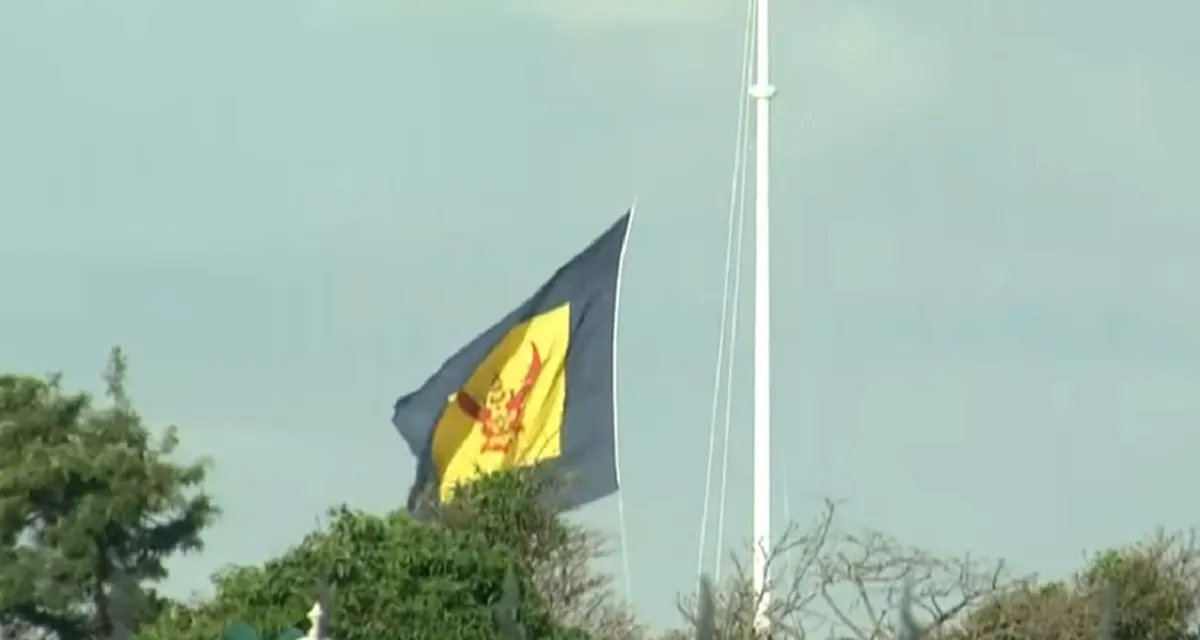 ถูกบันทึกไว้เป็นประวัติศาสตร์!!! เชิญ "ธงมหาราช" ขึ้นสู่ยอดเสา พระที่นั่งอัมพรสถาน เหตุการณ์สำคัญหนึ่งในการเปลี่ยนแปลงรัชกาล