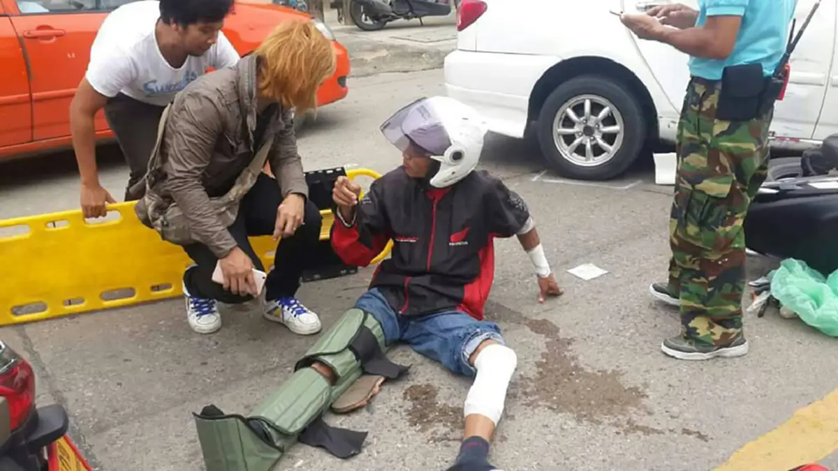 ไม่ได้ชนแล้วหนีนะครับ!? "เทพพิทักษ์ แอสละ" เน็ตไอดอลดังโพสต์แจงเหตุเฉี่ยวชนจยย. ทำคู่กรณีขาหัก เอ่ยปากขอโทษไม่มีใครอยากให้เกิดขึ้น