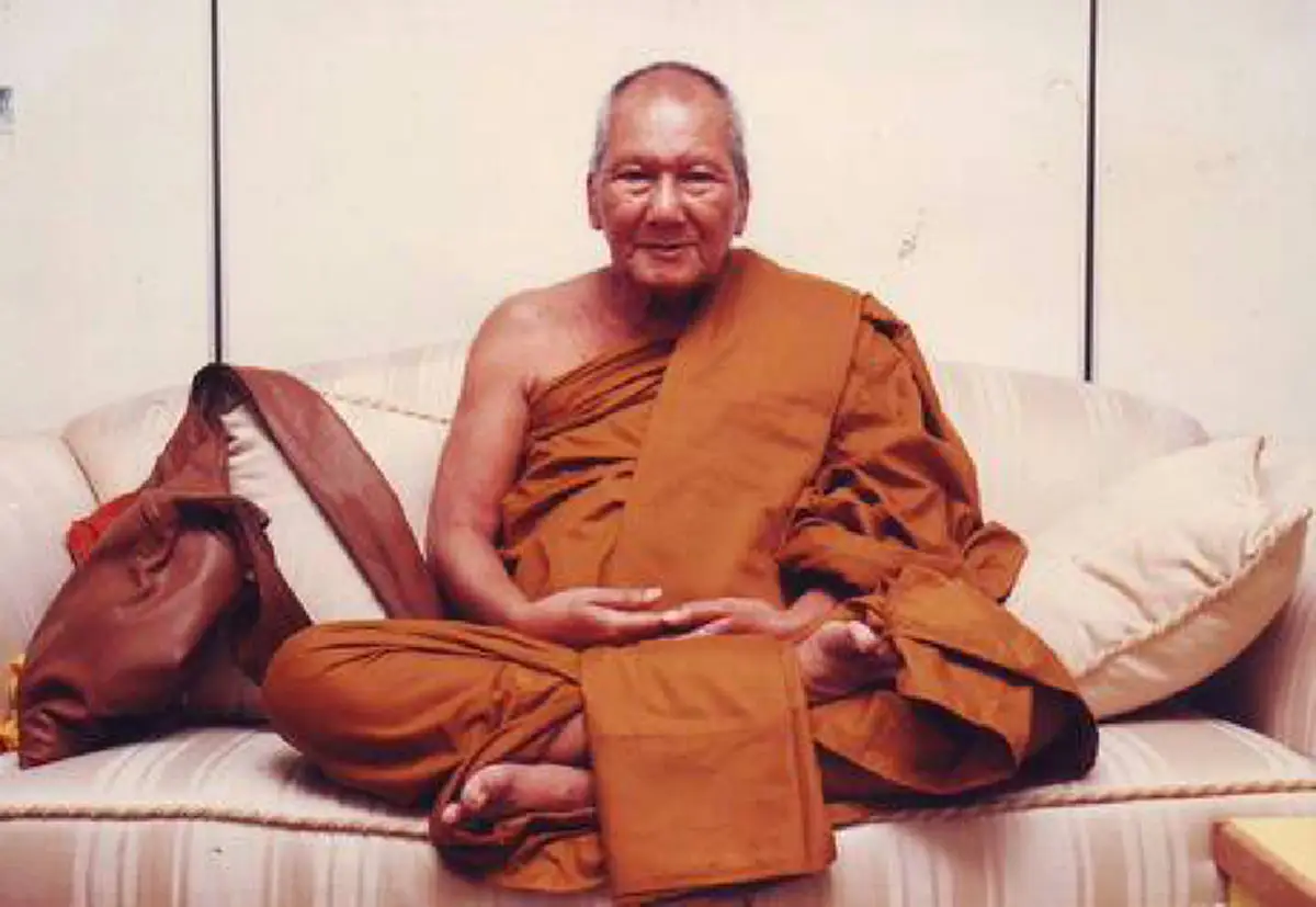 กราบสาธุๆ!!! บารมี "หลวงพ่อเปิ่น" แห่งวัดบางพระ สุดยอดพระเกจิผู้สร้างตำนาน ยันต์เสือโคร่ง ที่ศิษยนุศิษย์ต่างให้ความศรัทธา!!!