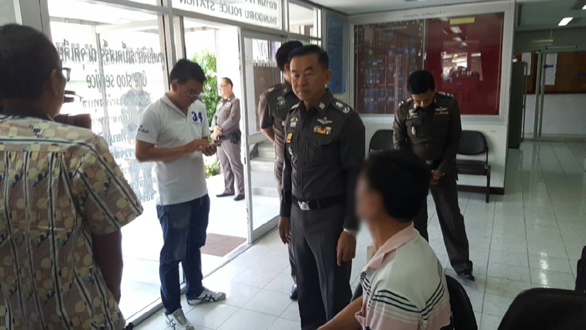 ด่วน!! ชายวัย 69 ฉีกบัตรลงประชามติ เขตทุ่งครุ อ้าง! ไม่รู้  กกต.ขอสอบเข้ม 