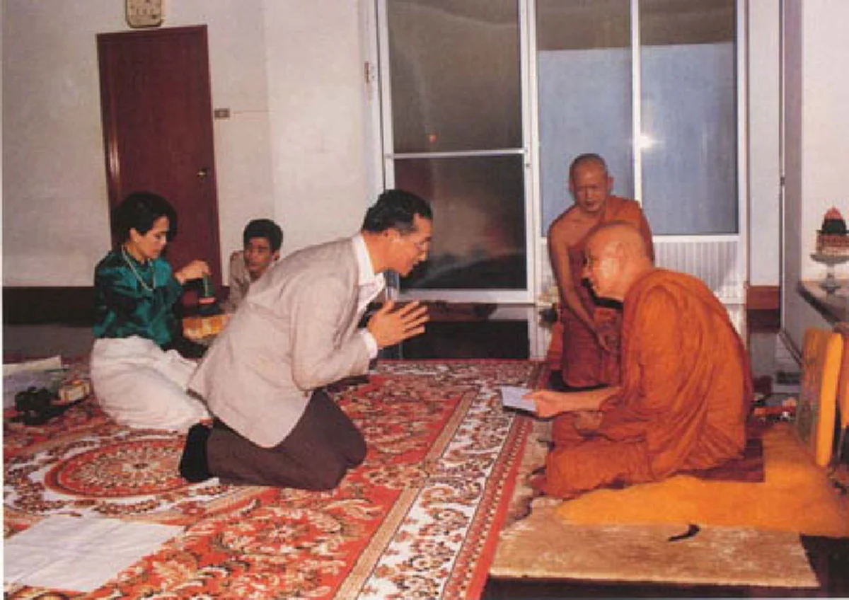 ชื่นชมประมวลภาพชุดประวัติศาสตร์อันทรงคุณค่าของเหล่าอริยสงฆ์กับในหลวงรัชกาลที่๙