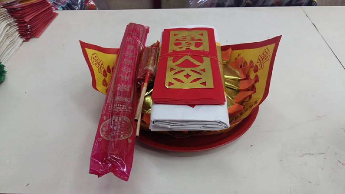 ศาลเจ้าพ่อเสือ เสาชิงช้า