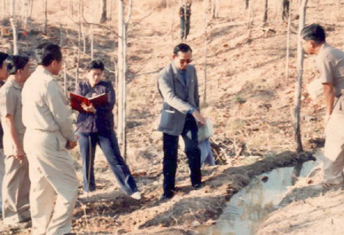 เรียนรู้การทรงงาน เพื่อเดินตามรอยเท้าพ่อ พระราชกรณียกิจที่มีทุกด้านของ... สมเด็จพระเทพรัตนราชสุดาฯ