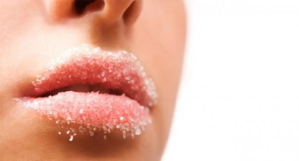 เรื่องง่ายๆที่คุณไม่เคยรู้ !?"ปากเเตกหน้าหนาว" เเก้ได้ด้วยวิธีสุดเเสนจะธรรมดา เเต่รับรองได้ว่าทำเเล้วหายล้านเปอร์เซ็นต์ !!