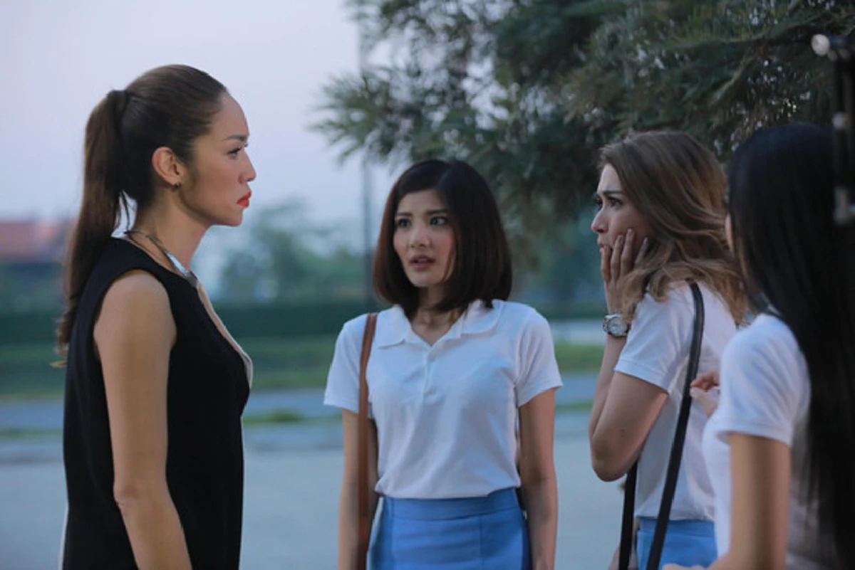 เกิดอะไรขึ้น!?  เมื่อ เมย์  ปรี๊ดแตกขั้นสุด พุ่งตัวมาตบหน้า  เอมี่ ถึงหน้าที่ทำงาน !! 