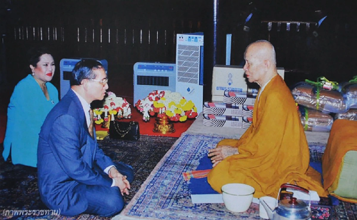 คำที่หลวงตามหาบัวอยากบอกให้พระองค์รู้! พระพุทธเจ้าบำเพ็ญพุทธกิจไม่หยุดหย่อน ... แล้วพระเจ้าอยู่หัวในพระบรมโกศปรารถนาสิ่งใดจึงทำงานหนักจนไม่มีเวลาพักผ่อน?!