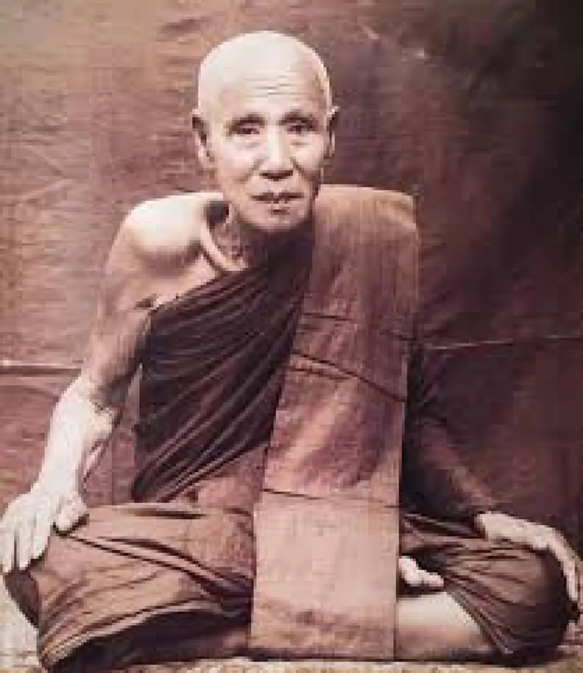 ในหลวงรัชกาลที่ ๙ ทรงสนพระทัยในคำสอนของครูบาอาจารย์สายพระป่าอย่างกว้างขวาง ... ดังที่ครั้งหนึ่งทรงอาราธนาหลวงพ่อพุธให้อธิบายหลักปฏิบัติตามแนวทางของหลวงปู่เสาร์!!