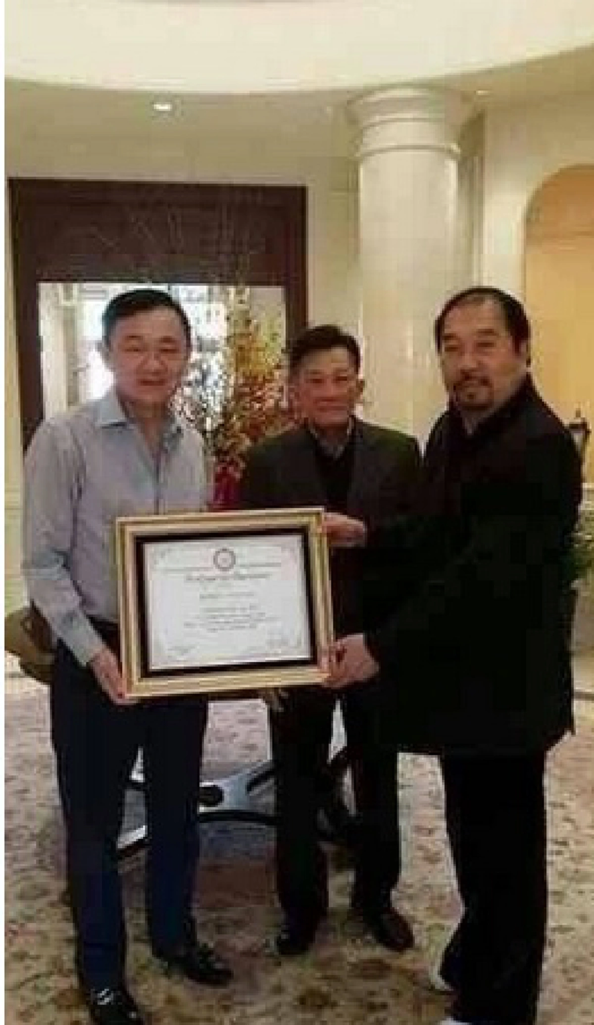 กระชากตัวกลับมาให้ได้ !!! "เอนก ซานฟราน -เพียงดิน" ยังไม่หยุดเคลื่อนไหว เจอหลักฐานตอกหน้า ชัดๆ หมิ่นเหม่ สถาบัน  