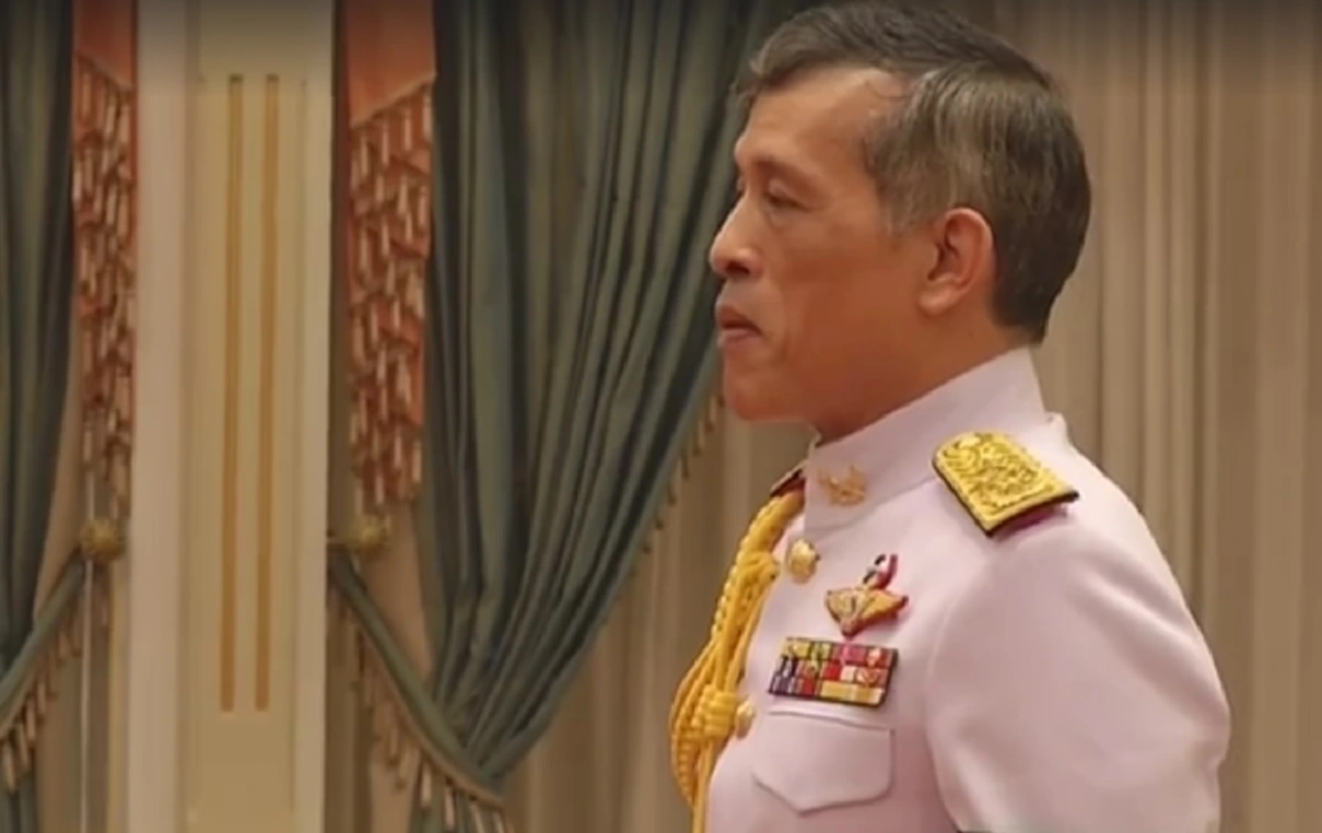 "ในหลวงรัชกาลที่10" มีพระราชดำรัสต่อครม. ...ขอพระบารมีแห่ง "ในหลวงรัชกาลที่9  " ได้ทรงคุ้มครอง และปกปักษ์รักษาเป็นแสงสว่างที่คุ้มครอง