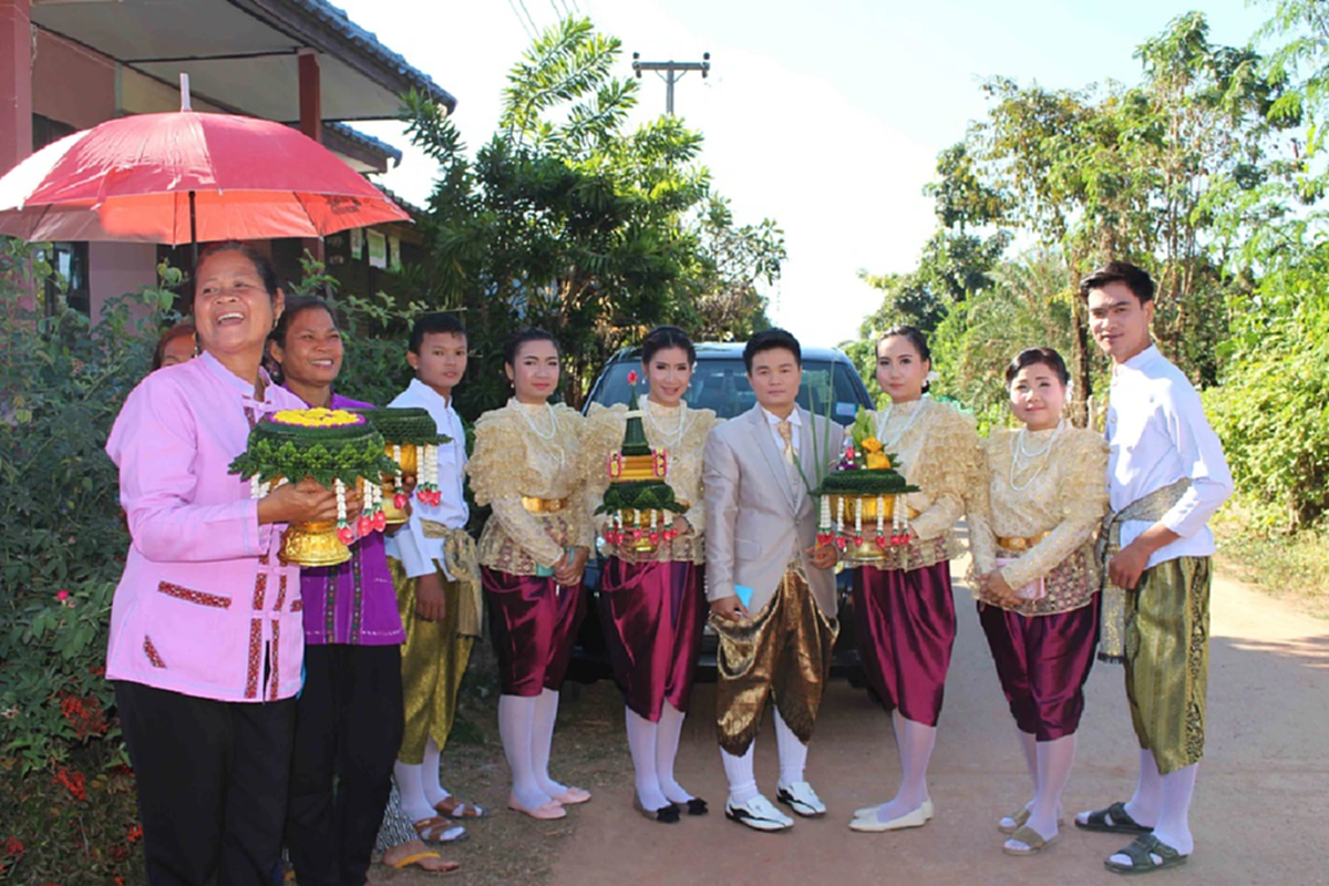 ฮือฮา!! สาวหล่อ หอบสินสอดเฉียดล้าน แต่งสาวเมืองน้ำดำ หลังคบหาดูใจ 12ปี พร้อมขอกฎหมายไทยเปิดช่องว่าง เหมือนตปท.
