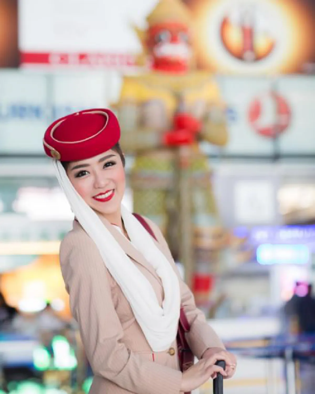 โดนแฉแหลก!!! "ลูกตาล ชลธิชา" อดีตแอร์สาวคนสวยภายใต้แสงออโรร่า ที่จริงแล้วไม่ได้ลาออกเองจากอาชีพนางฟ้า (ภาพ+รายละเอียด)