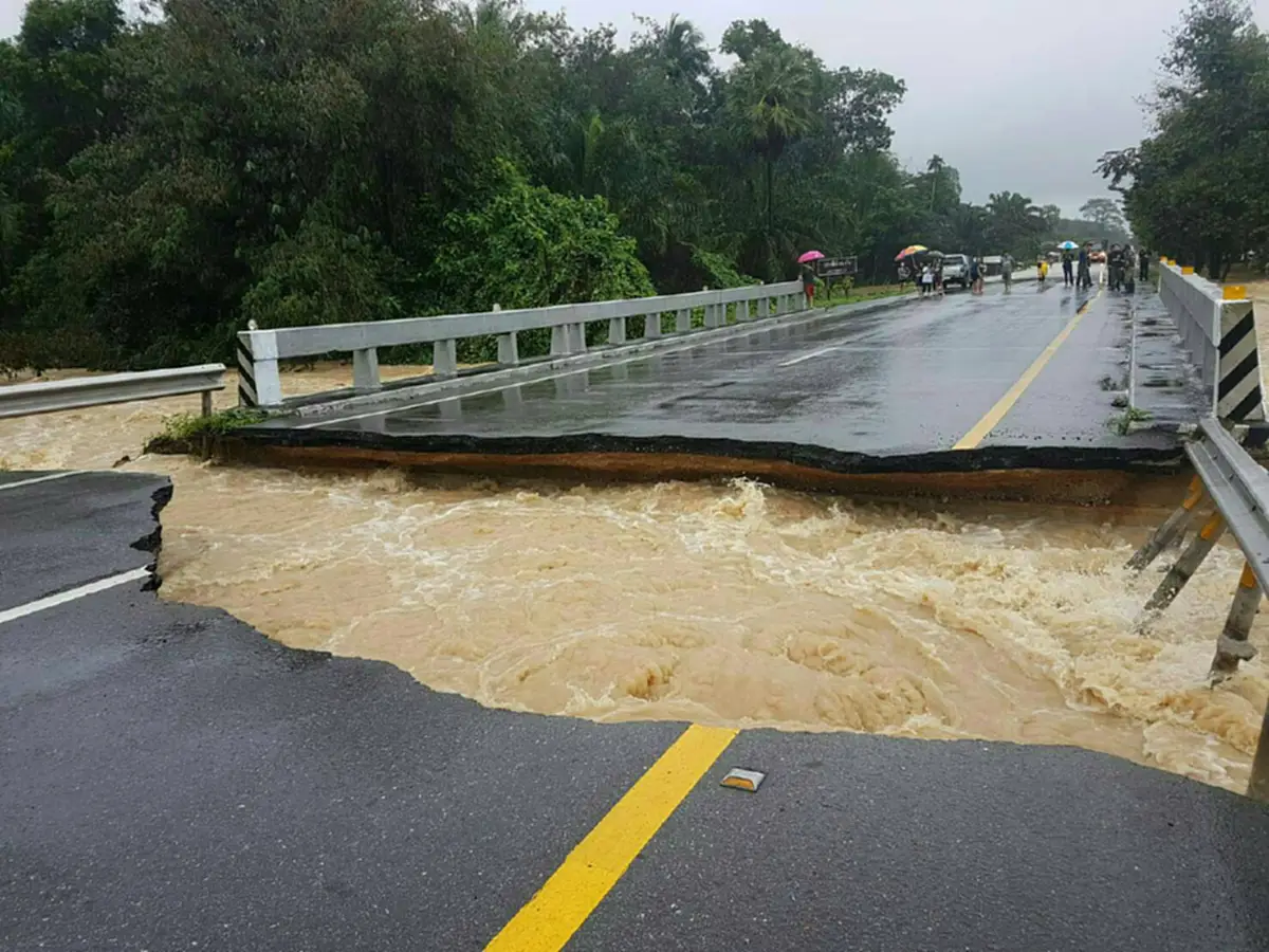 "คิดถึงพ่อ"...สิ่งที่"ในหลวง ร.9"ฝากไว้ ให้ชาวหาดใหญ่ได้พ้นภัยน้ำท่วม นับเป็นพระมหากรุณาธิคุณ ที่จะจดจำไว้ในหัวใจไปจนวันตาย...