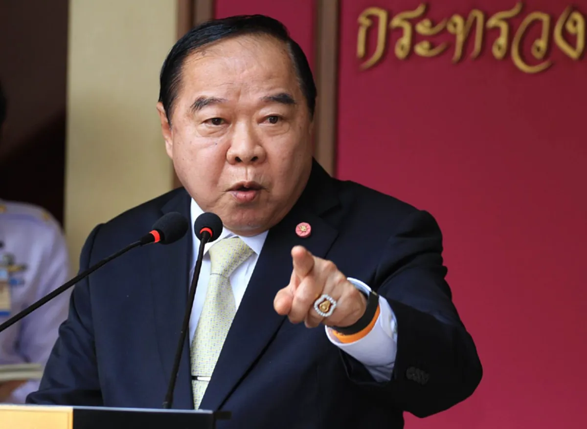 ไม่มีละเว้น!!!..."บิ๊กป้อม"ยัน"BBCไทย"ถ้าผิดกฎหมายไม่ว่าจะเป็นใครก็ต้องจับ!!!...ฝากถึง"วิทยุแดง"ถ้าผุดอีกก็จะฟันอีก!!!(รายละเอียด)