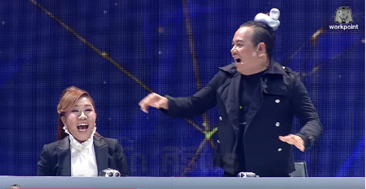 แล้วเด็กจะคิดยังไง??...ดราม่า!!"เสนาหอย"ล้อเลียน"ตั๊ก ศิริพร"ว่ามีลูกชายเป็นตุ๊ด...ชาวเน็ตสับเละ"ถึงจะล้อเล่นแต่คนเราก็มีจิตใจ"(มีคลิป)