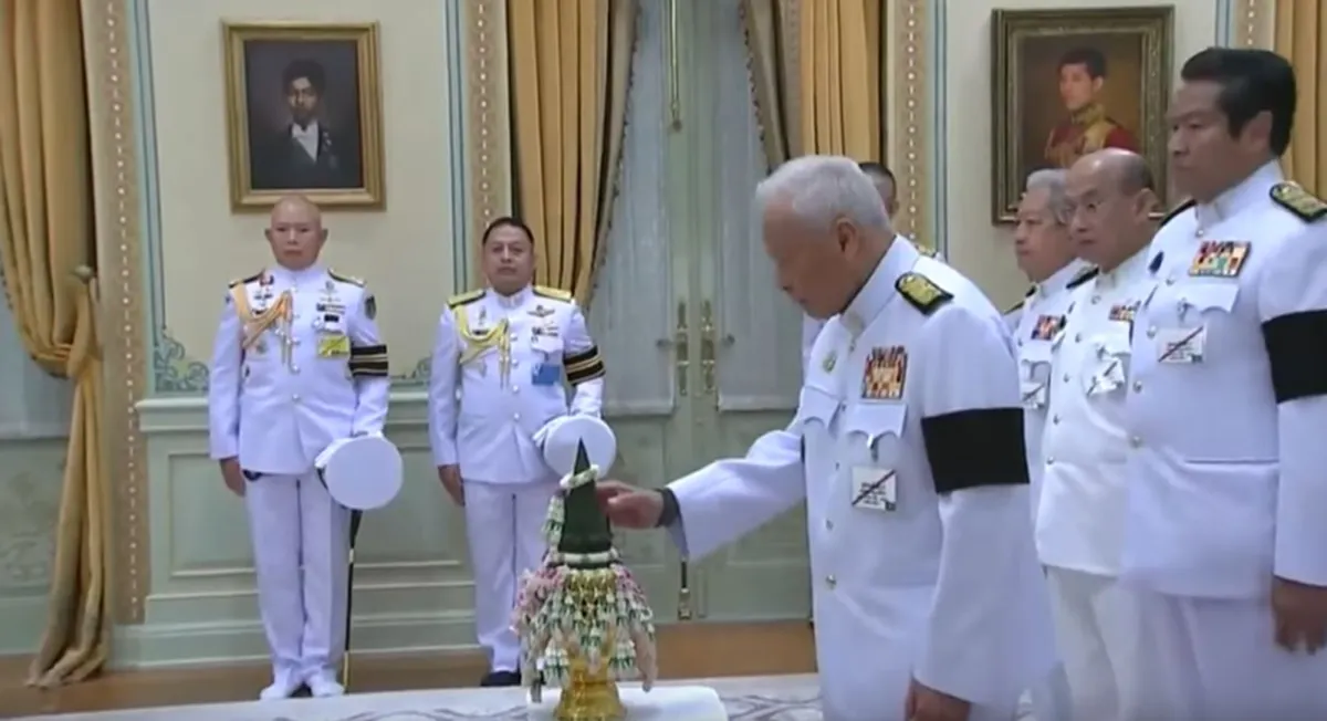 "ได้ป๋ามา ก็อุ่นใจแล้ว"...ทรงตรัสกับคณะองคมนตรีที่เข้าเฝ้าฯ ถวายสัตย์ปฏิญาณ และขอบคุณ "ป๋าเปรม" คน 5 แผ่นดิน "ประธานองคมนตรี 2 รัชกาล" !!!