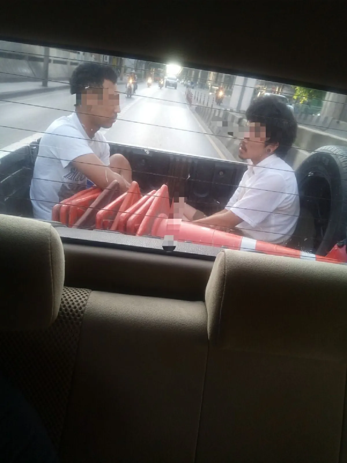 เตือนภัย เกิดเป็นหญิงต้องอ่าน!!! สาวตื่นมาแบบงงๆ มีผู้ชายนอนทับร่าง เหตุใดถึงรอดมาได้!? (มีคลิป)