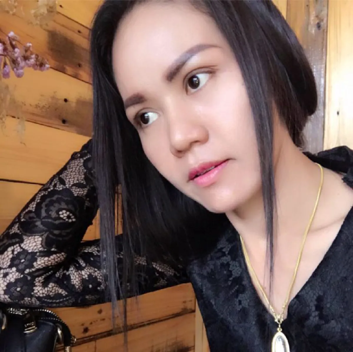 หลอน..ตายตาไม่หลับ!! ชาวเน็ตแห่แชร์คลิปวิญญาณ "น้องหญิง" ทอมหล่อเข้าสิงร่างน้าสาว ตะโกนลั่นตายสุดทรมาน ไม่ไปผุดไปเกิด สุดอาฆาตแค้น "สาวดาว" 