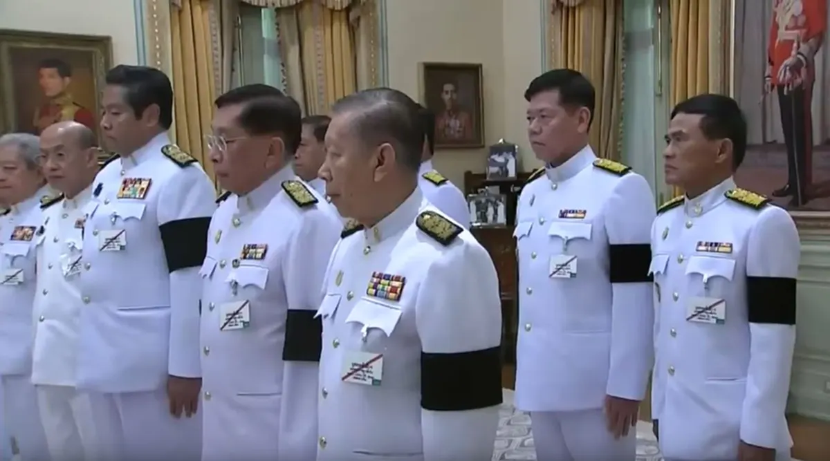 "ได้ป๋ามา ก็อุ่นใจแล้ว"...ทรงตรัสกับคณะองคมนตรีที่เข้าเฝ้าฯ ถวายสัตย์ปฏิญาณ และขอบคุณ "ป๋าเปรม" คน 5 แผ่นดิน "ประธานองคมนตรี 2 รัชกาล" !!!